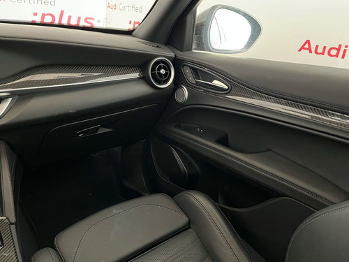 Alfa Romeo Stelvio 2.9L Quadrifoglio Verde V6 Bi-Turbo At