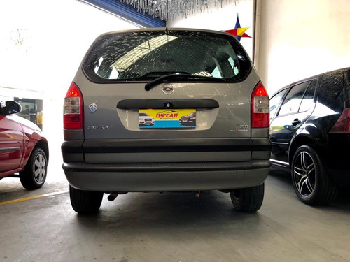 Imagem 3 de 10 de Chevrolet Zafira Comfort