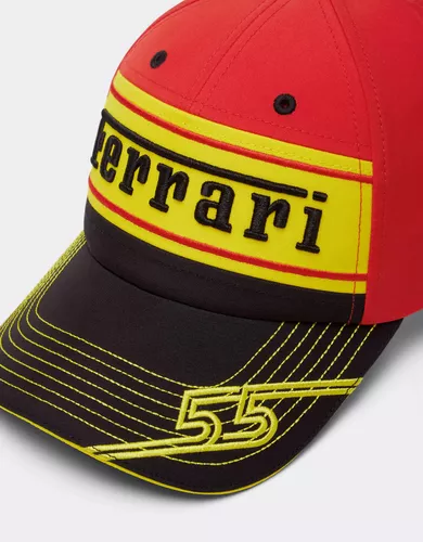 Comprar Gorra Carlos Sainz Ferrari F1. Disponible en rojo, unisex