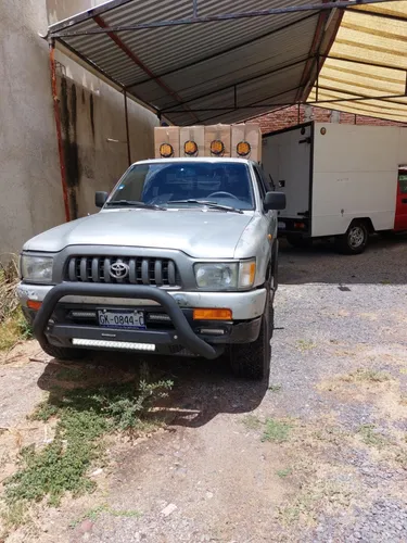 Toyota Hilux 2004 Nacional. Roll Bar, Burrera Y Estribos.