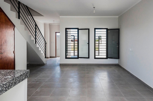 Imagen 16 de 30 de Duplex Venta Via Aurelia 3 Dorm Zona Aeropuerto