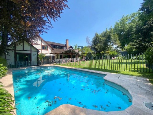 Linda Casa En Venta Estilo Ingles En Condominio