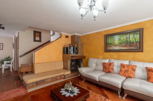 Casa En Venta En Niza 8. Cod V14654