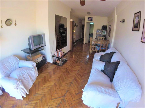 Imagen 4 de 14 de Depto 4 Amb Con Balcon Centrico // Necochea 174