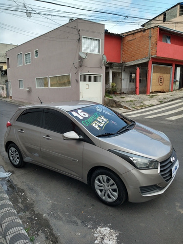 Imagem 4 de 15 de Hyundai Hb20 2016 1.0 Comfort Flex 5p