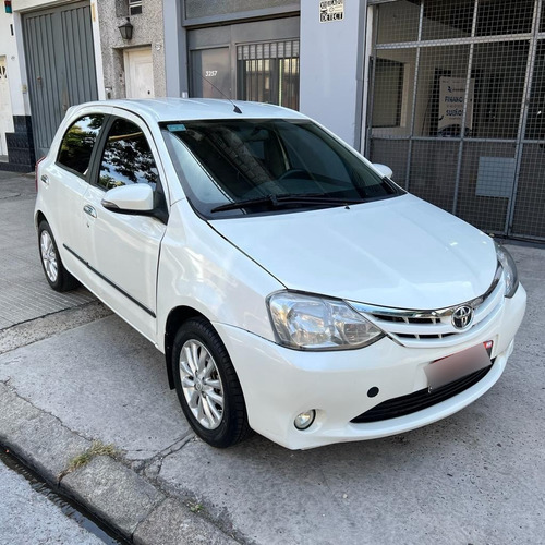 Imagen 3 de 25 de Toyota Etios 1.5 Xls