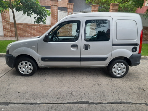 Imagen 2 de 17 de Renault Kangoo 2015 1.6 Furgon Ph3 Confort 5as Lc