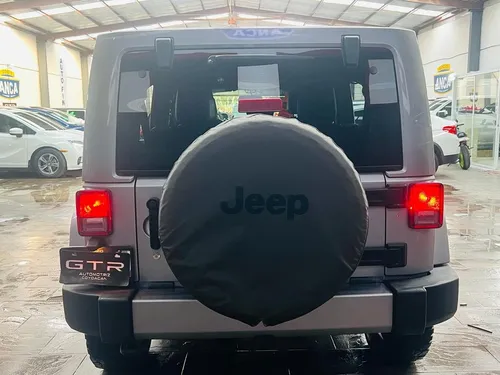 Jeep Wrangler SAHARA