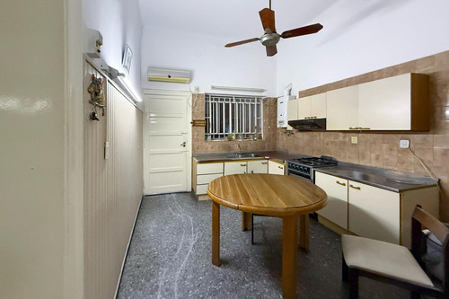 Venta - Casa De 3 Dormitorios Con Patio Y Cochera. Arroyito, Rosario.