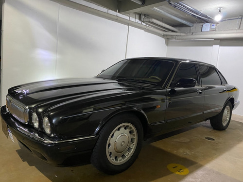 Imagem 3 de 15 de Jaguar Daimler, O Carro Da Família Real Britânica, Ano 1997