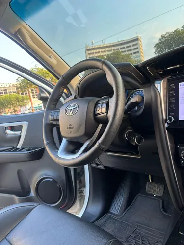 Toyota Fortuner Sr 2.4 4x2 At Diesel