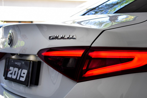 Imagen 11 de 25 de Alfa Romeo Giulia 2.0 200cv 200 Distinctive