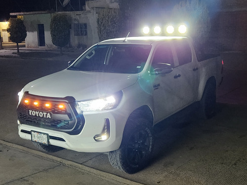 Toyota Hilux 2.7 Cabina Doble Sr Mt