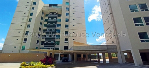 Apartamento En Venta En La Lagunita Country Club 21-12206 Yf