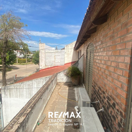 Casa En Venta 3 Dormitorios Barrio Los Troncos
