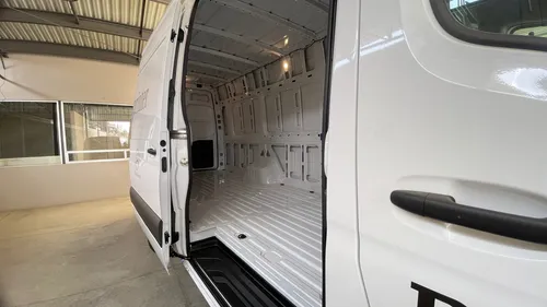 Mercedes-Benz Sprinter Cargo Van 517 X-Larga