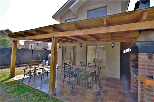 Imagen 5 de 13 de Casa En Condominio Con Portón En Estancia Liray