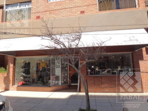 Local / Oficina Venta Centro Neuquén, 45 M2 Con Cocina, Baño Y Vidriera A La Calle