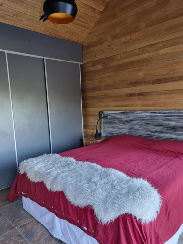 Casa En Venta - 3 Dormitorios 3 Baños - 2.100mts2 - San Martín De Los Andes