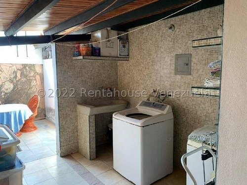 Imagen 17 de 30 de Casas En Venta En Villa Roca Cod # 23-9822 Negociable! Información Comunícate 412-1498654 Katty Vasquez. Mejor Precio, Oportunidad, Inversión, Moderna, Remodelada, Amplia, Espaciosa,hermosa!!!!!!!!!