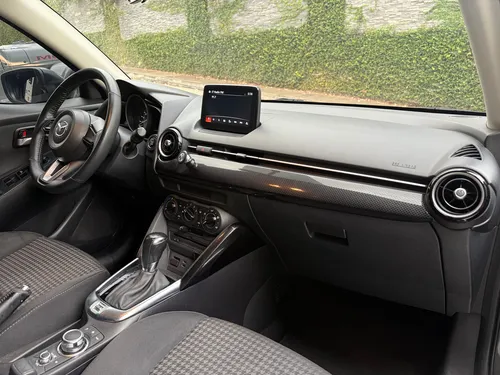 Mazda 2 1.6 touring automatico