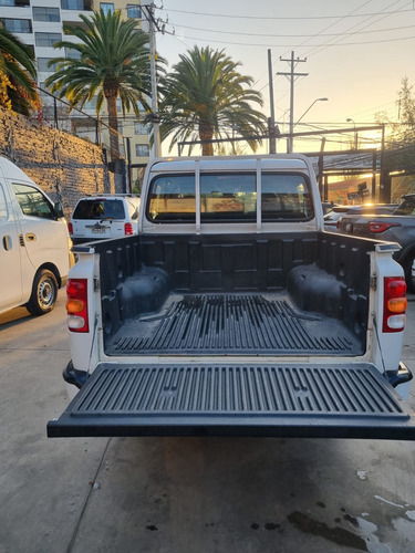 Mahindra Pik-Up D/C 4X2 Base Touch