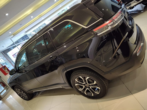 Imagen 17 de 18 de Jeep Commander Limited 1.3 Turbo At6 4x2 7 Asientos $