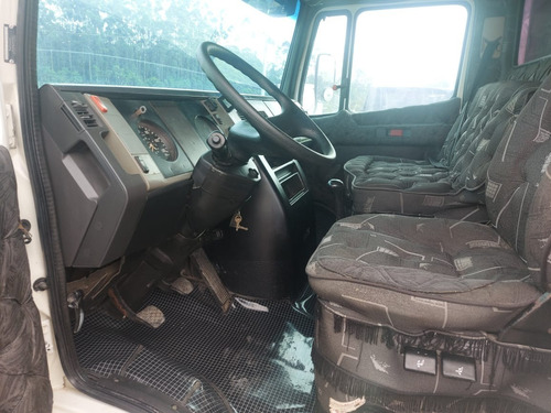 Imagem 4 de 14 de Mb709 Bau
