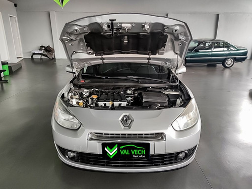 Imagem 8 de 15 de Renault Fluence 2.0 Dynamique 16v 2013