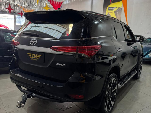 Toyota SW4 SW4 2.8 D-4D TURBO DIESEL SRX 7L 4X4 AUTOMÁTICO