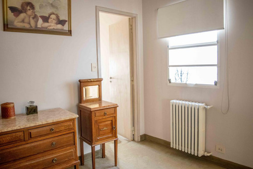 Casa De 4 Ambientes Con Cocheras En Venta En La Lucila
