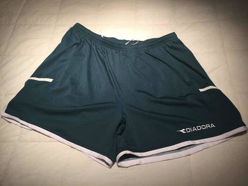 Short Deportivo Diadora Talle L  Importado