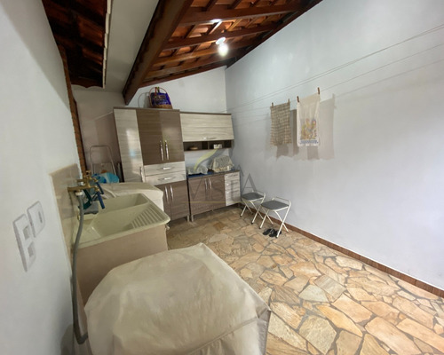 Linda Chácara A Venda, Com Casa De Alto Padrão, Para Lazer Ou Residir Em Piracaia, Vale Do Rio Cachoeira - Ch00043 - 68592605