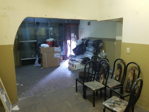 Imagen 4 de 12 de Local Comercial Con Vidriera, Persiana Metálica