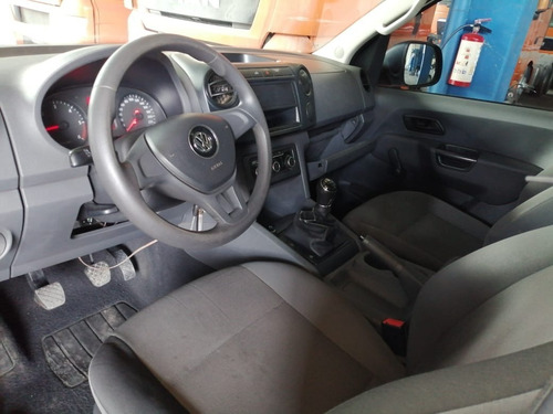 Imagen 5 de 8 de Vw Amarok Tdi Entry 4x2 A/a 2017 Blanco Garantia