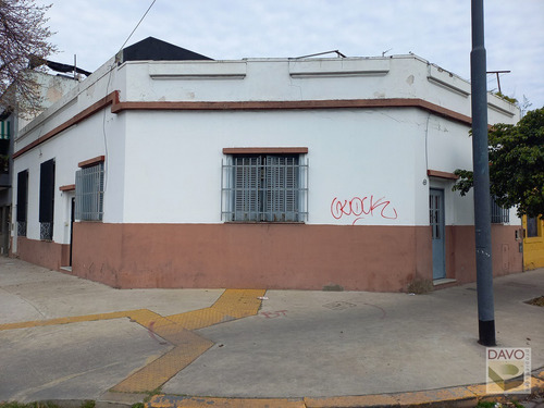 Dos Casas, Juntas O Separadas. Lote Propio. Patio Y Terraza.