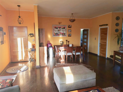 Casa En Venta De 4 Dorm. En Quilpué