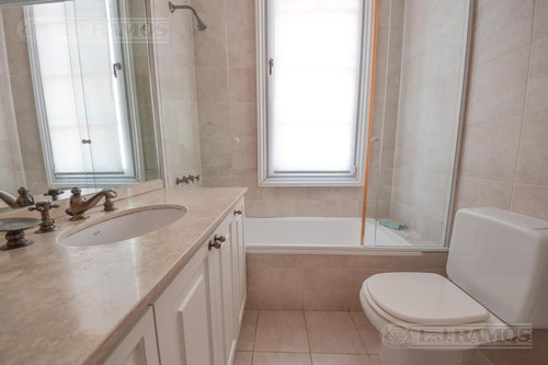 Espléndida Casa En Venta/alquiler En Lomas De San Isidro