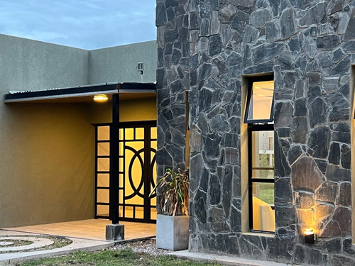 Venta De Casa Barrio Privado Tamarindo