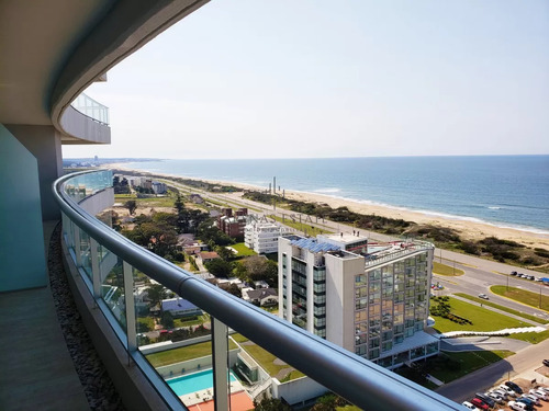 Playa Brava , Edificio Con Muy Buenos Amenities , Punta Del Este 