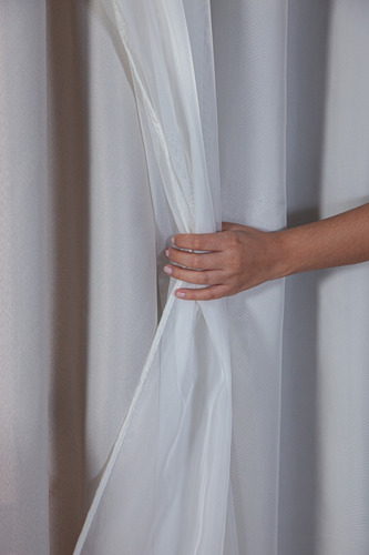Cortina Blecaute 95% Branco Antialérgico C/voil Liso 3 Mts Cor Branco Com Voil Liso