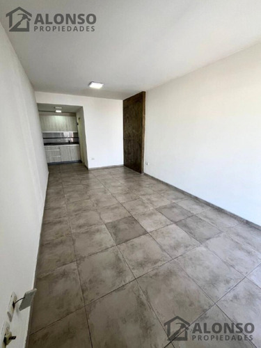 Departamento Monoambiente Con Balcon - En Alquiler