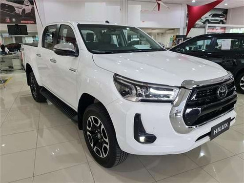 Toyota Hilux 2.8 D-4D TURBO DIESEL CD SRX 4X4 AUTOMÁTICO