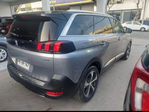 Peugeot 5008 2021