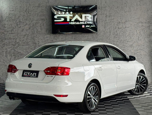 Volkswagen Jetta 2.0 Tsi Highline 211cv Gasolina 4p Tiptronic