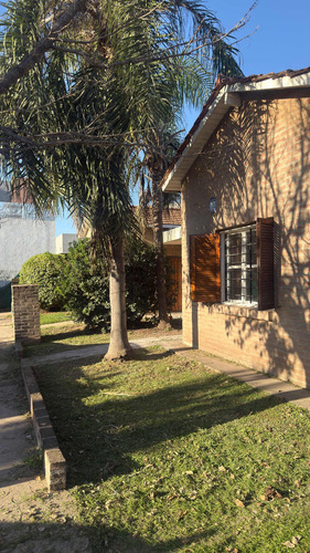 Casa De 3 Dormitorios Zona Valle Escondido