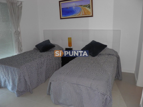 Imagen 10 de 30 de Pent House En Torre De Categoría