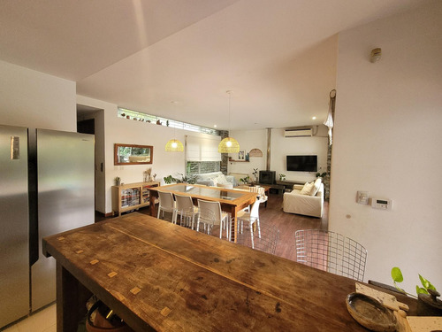 Casa En Venta En Villa Elisa 3 Dormitorios Pileta Parque Moderna