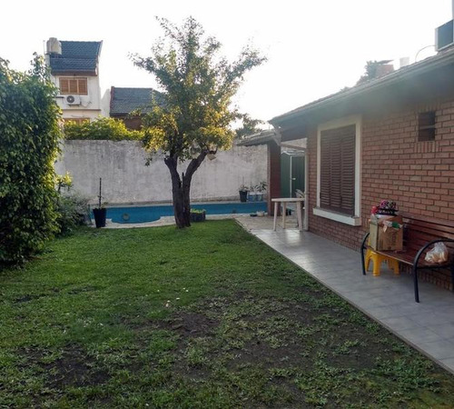 Excelente Chalet 6 Ambientes Con Parque Quincho Y Pileta