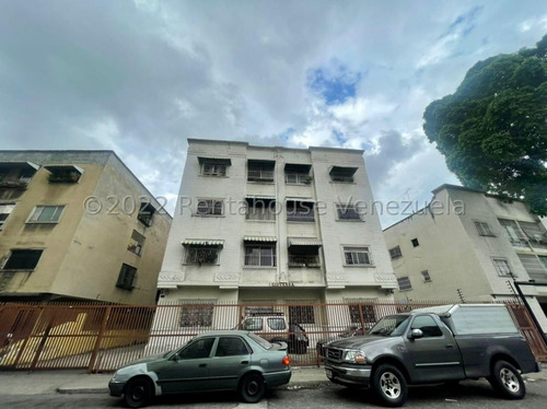 Imagen 1 de 11 de Apartamento En  Los Chaguaramos -- Mls #22-28155 -- Liliana 04122564657
